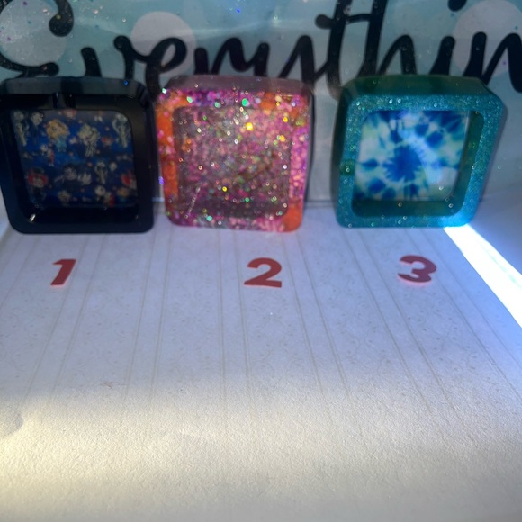 Ashtrays - Picture 2 of 11